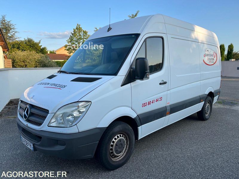 Mercedes-Benz Sprinter closed box van