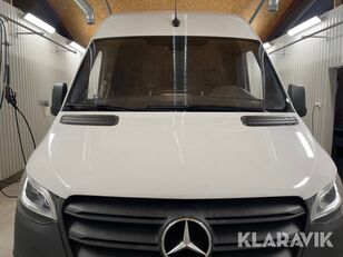Mercedes-Benz Sprinter closed box van