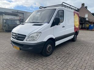 Mercedes-Benz Sprinter 210CDI / MANUAL kassevogn