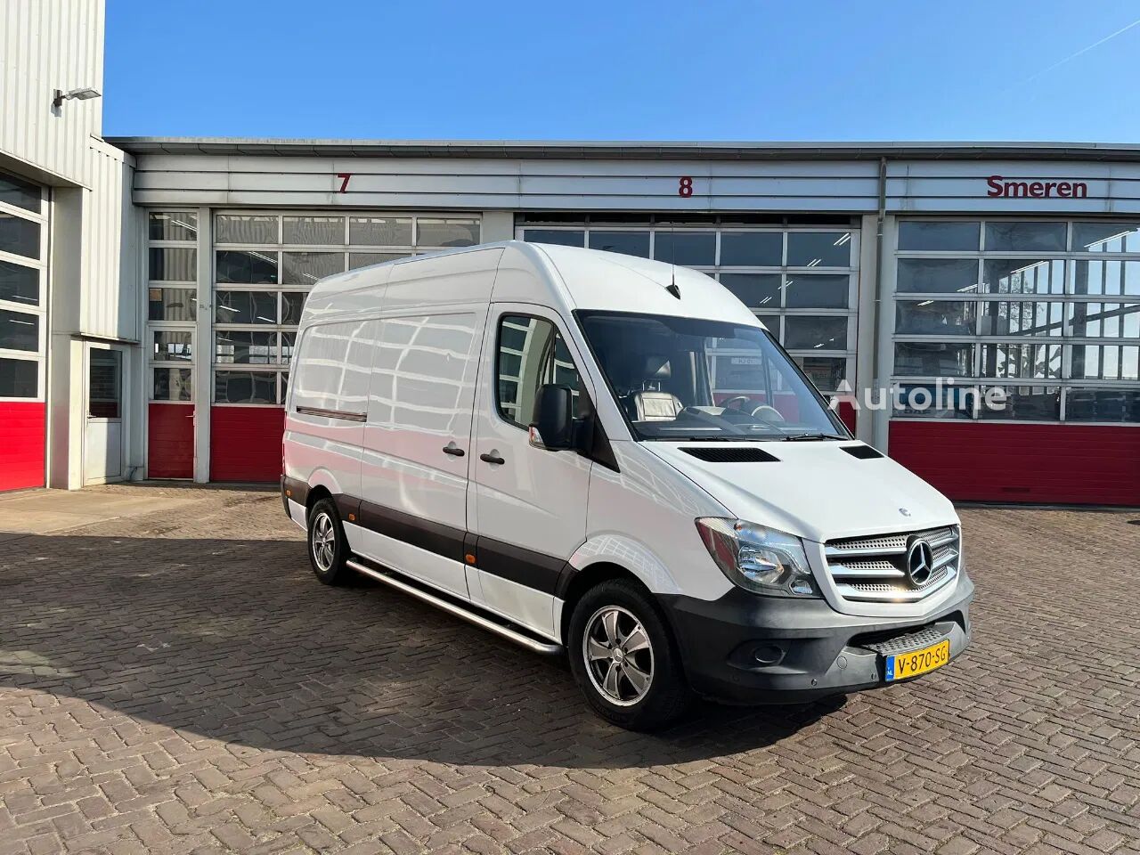 Mercedes-Benz Sprinter L2H2 closed box van