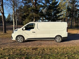 Nissan NV300 closed box van