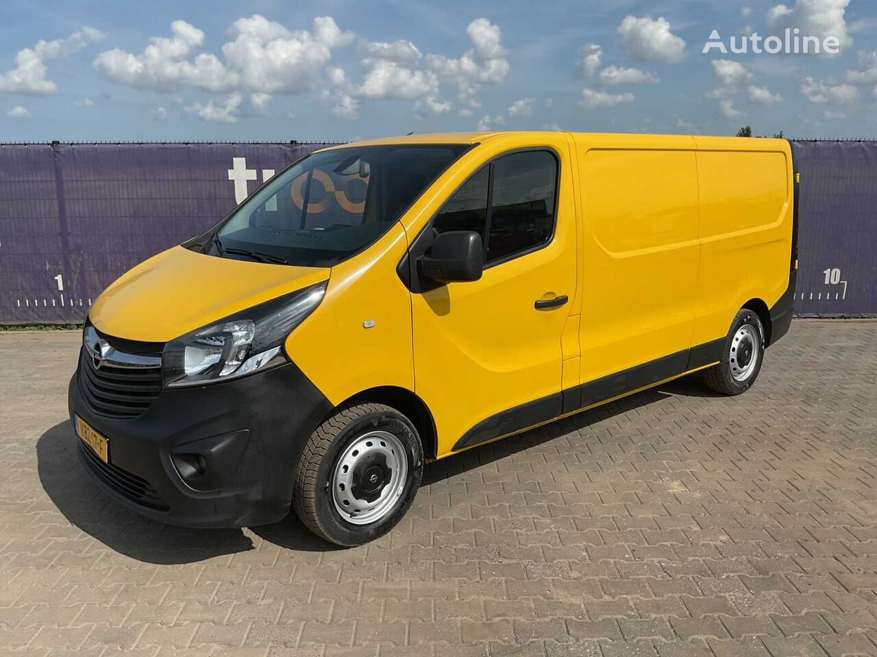 Opel Vivaro minibus furgon