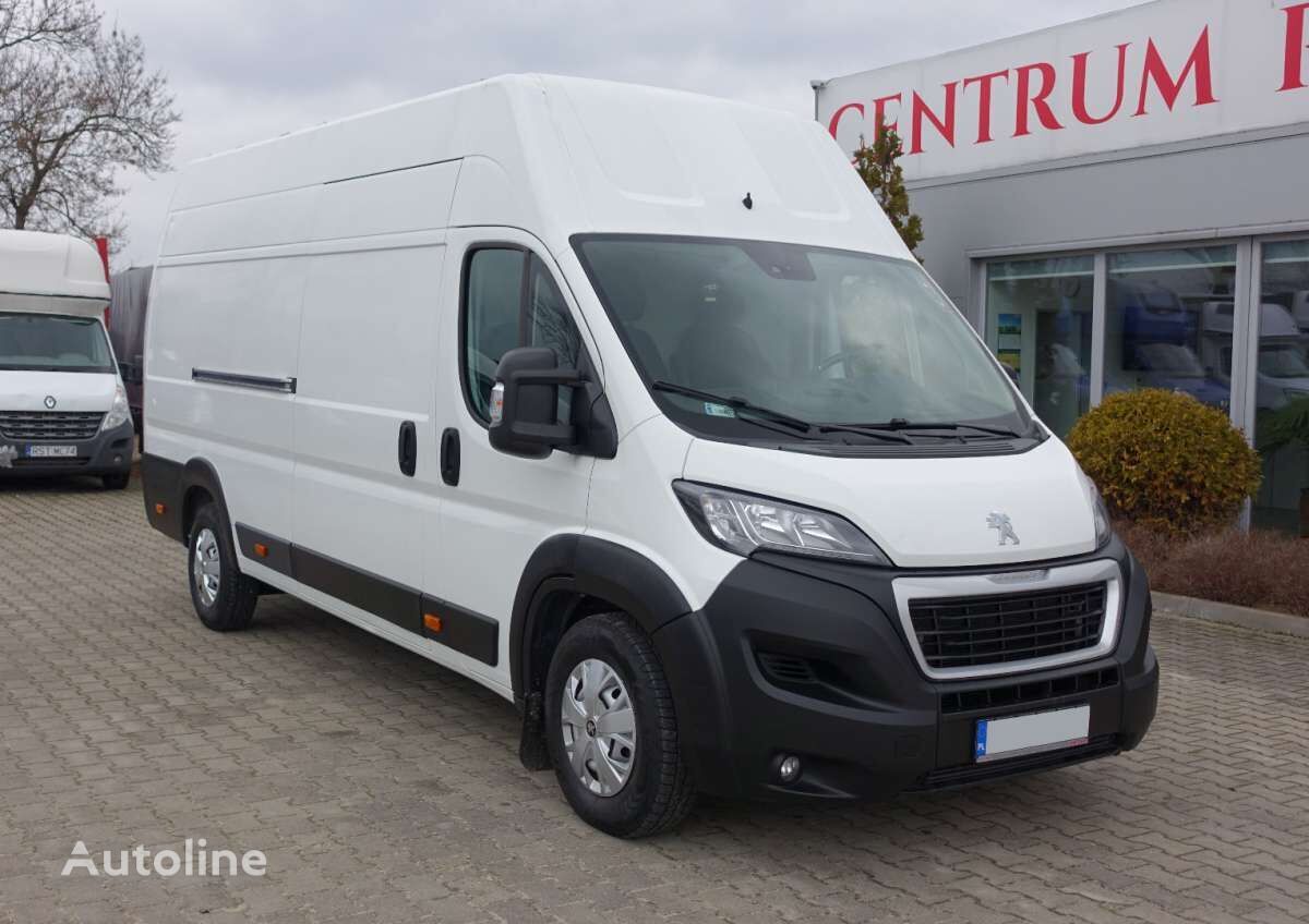 Peugeot Boxer closed box van