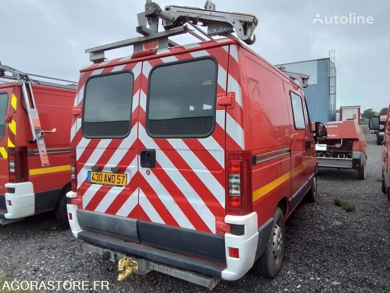 van dengan box tertutup Peugeot Boxer