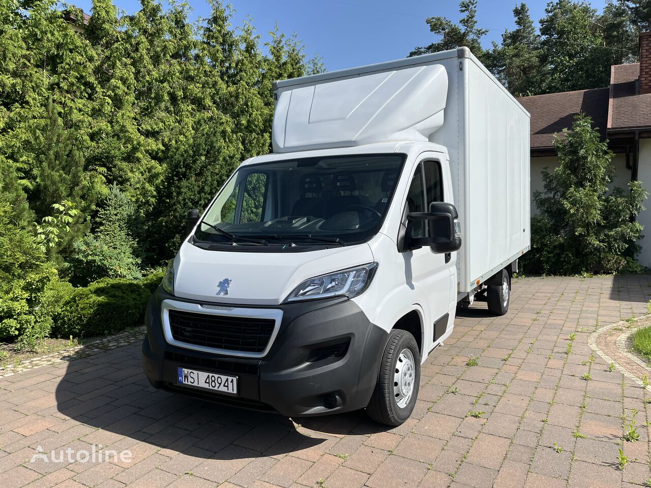 Peugeot Boxer closed box van