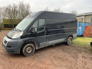 Peugeot Boxer closed box van