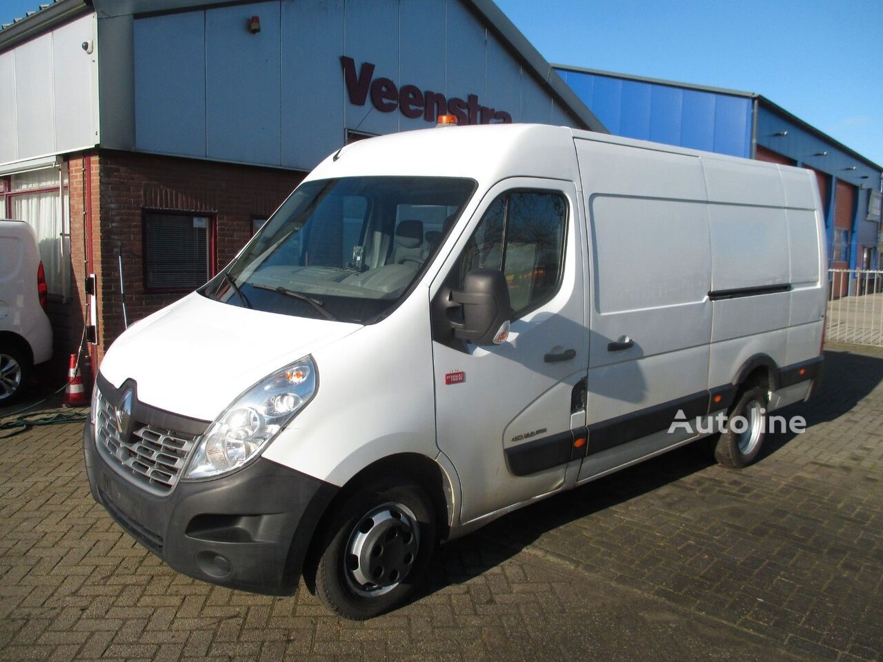 Renault Master 2.3DCI Maxi closed box van