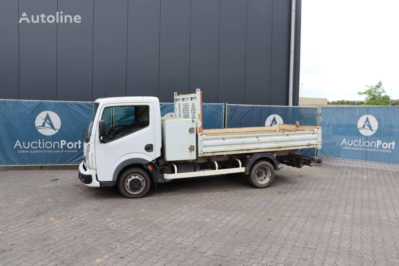 Renault Maxity F24 closed box van