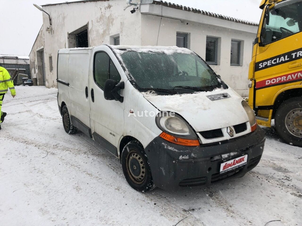 Renault Trafic closed box van