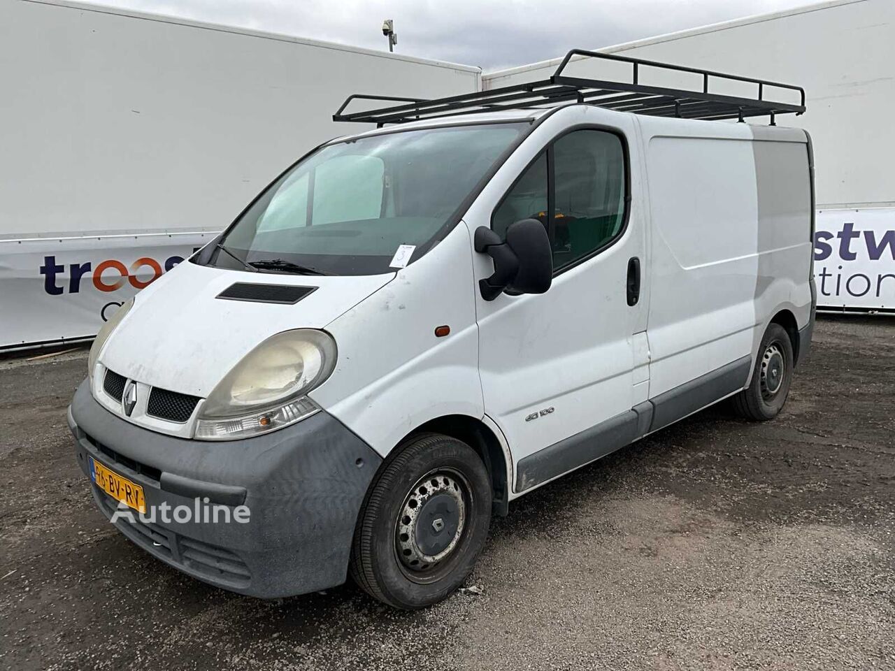 Renault Trafic closed box van