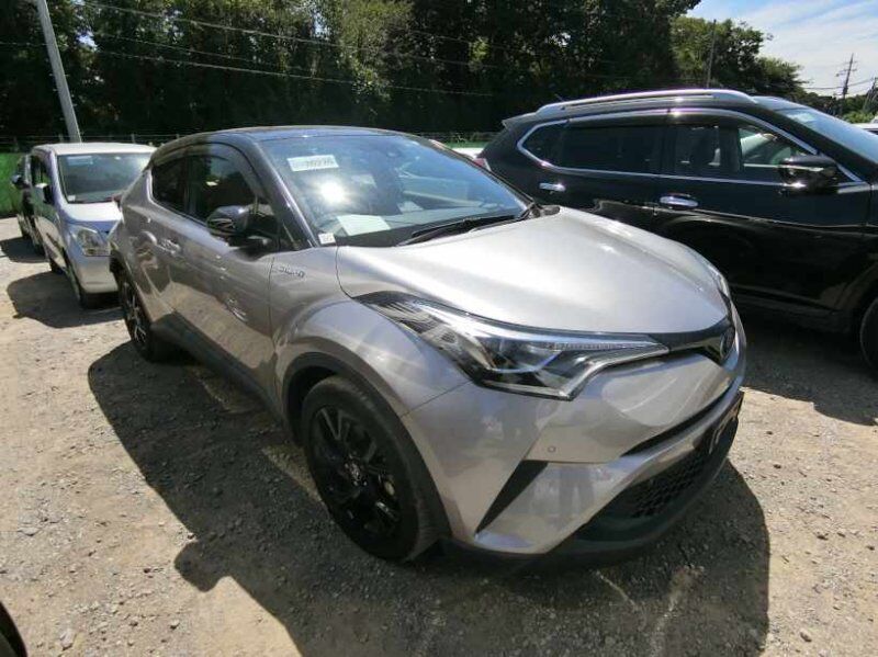 микроавтобус фургон Toyota C-HR