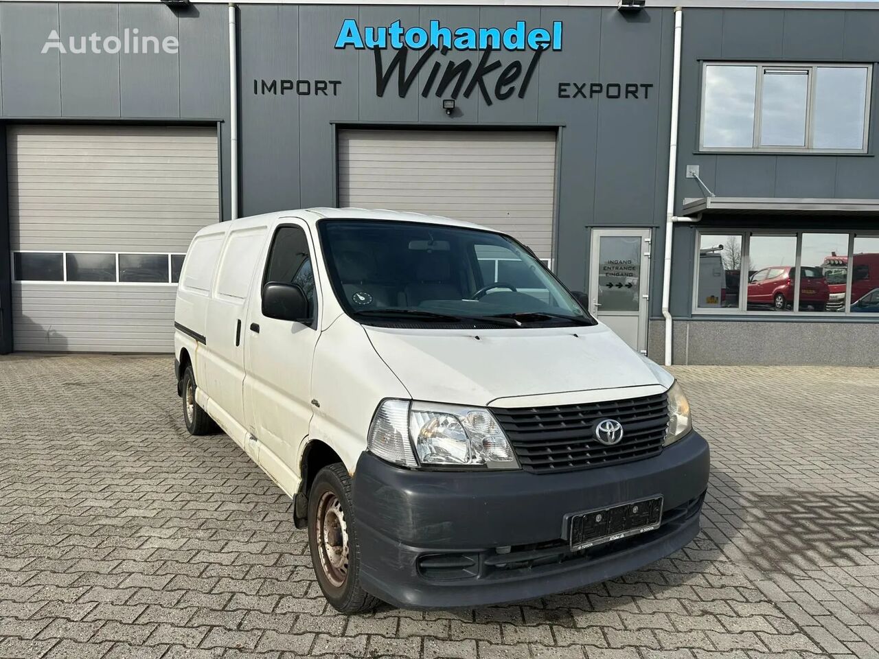 Toyota Hiace 2.5 D4D LONG closed box van