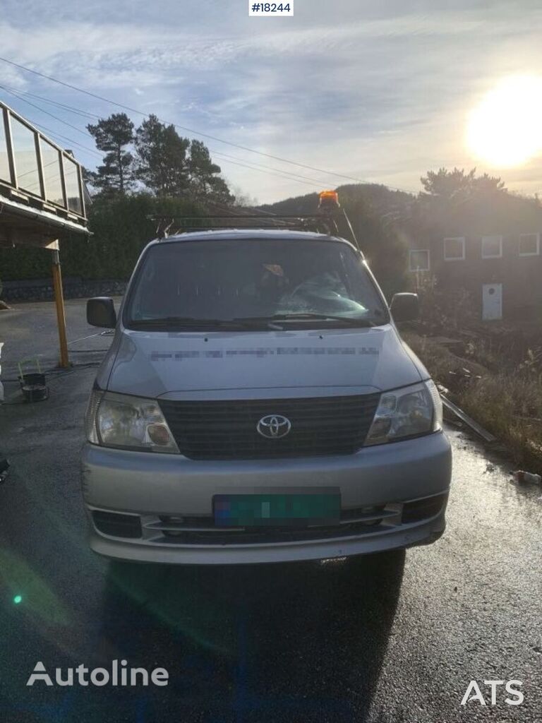 Toyota Hiace 4WD closed box van