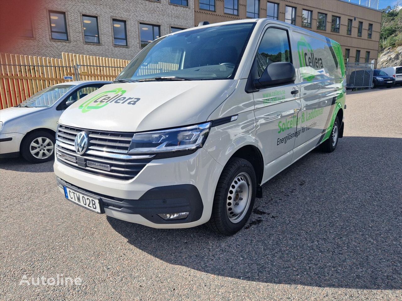 الميكروباصات شاحنة مقفلة Volkswagen Skåpbil Volkswagen Transporter - 2023 säljes via auktion