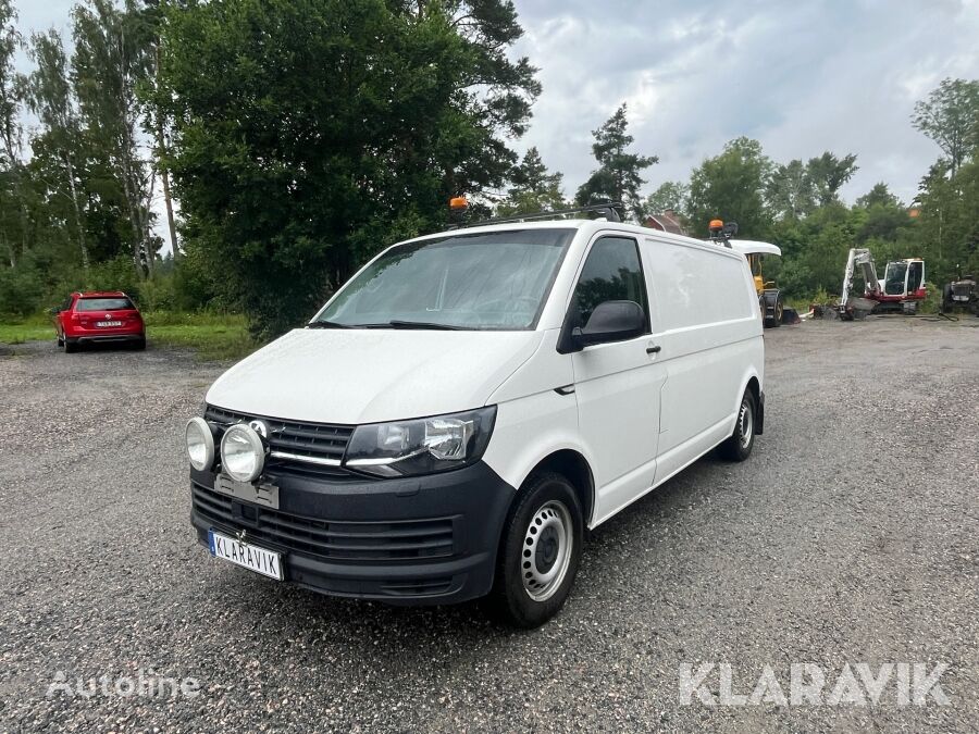 Volkswagen Transporter closed box van