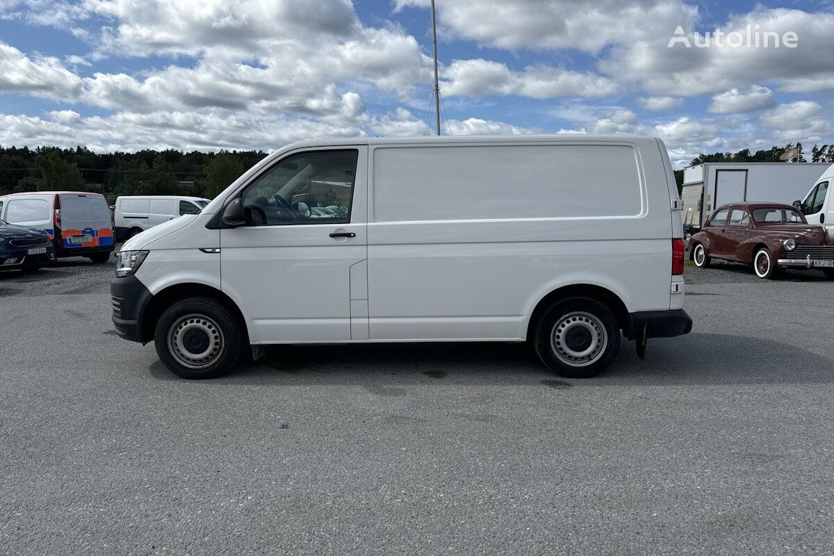 Volkswagen Transporter closed box van