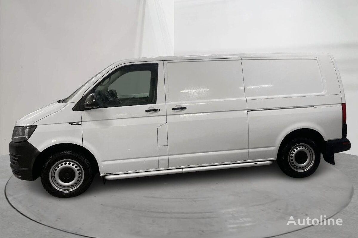 Volkswagen Transporter closed box van