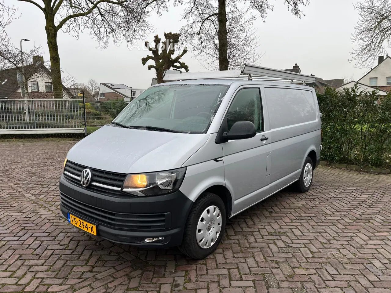 Volkswagen Transporter TDI closed box van