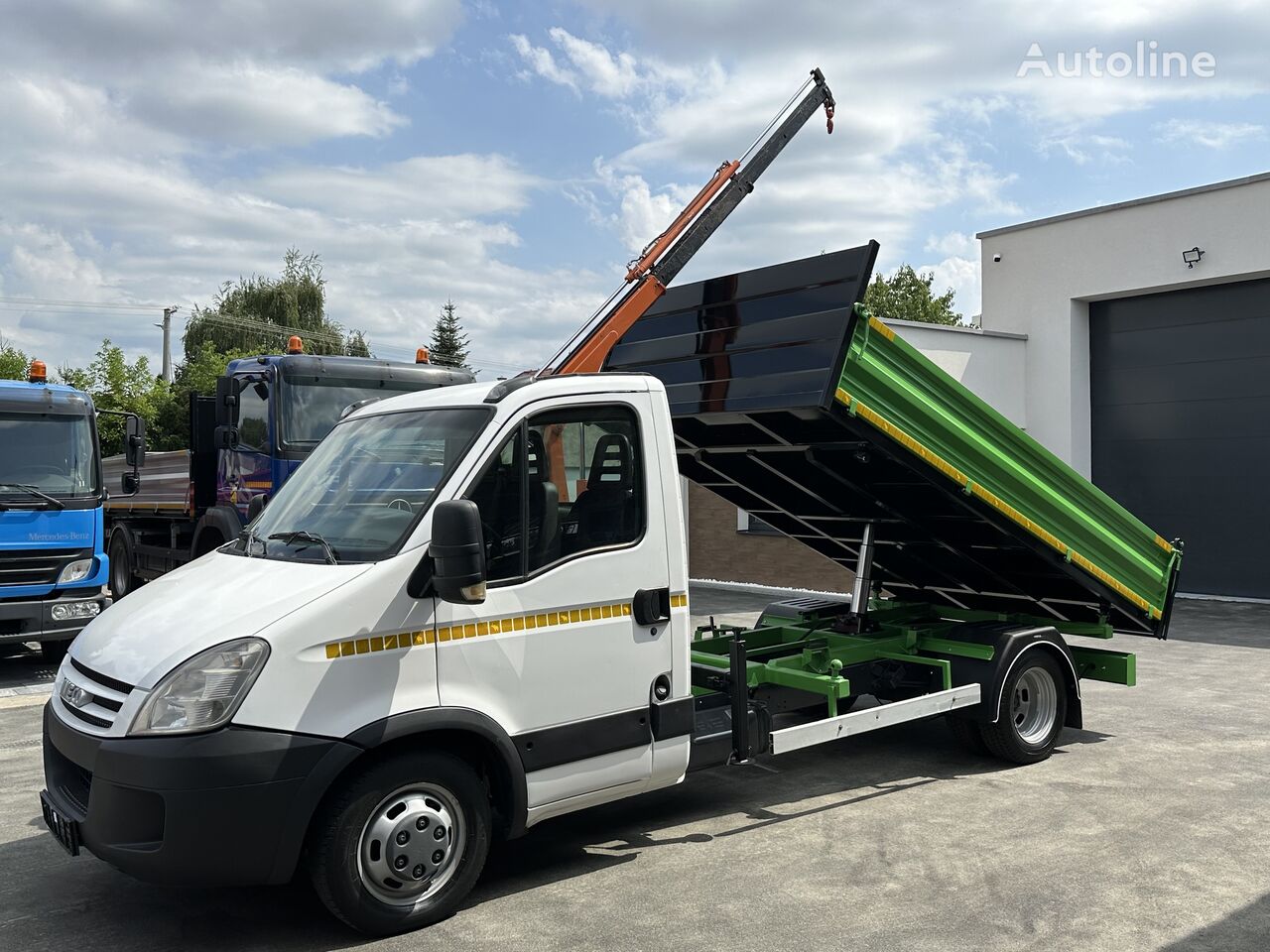 IVECO DAILY TROJSTRANNÝ SKLÁPAČ + HYDRAULICKÁ RUKA do 3,5t KIPPER CRAN tippbil < 3.5t