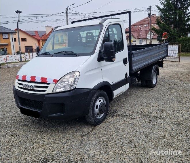 卸货车 < 3.5t IVECO Daily 35C12 Three sided