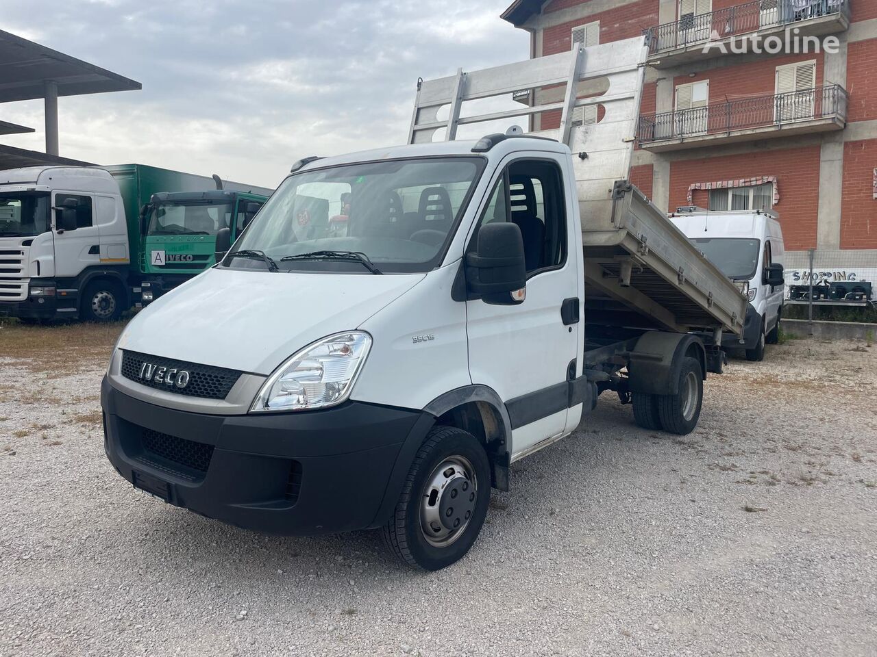 camion ribaltabile < 3.5t IVECO Daily 35C15 rib. Trilaterale