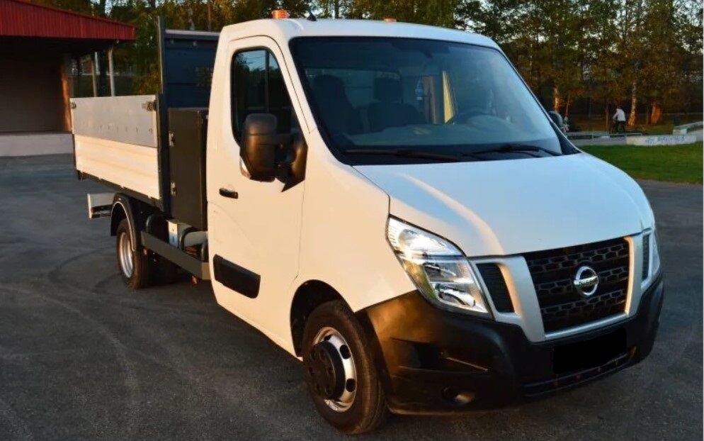 самосвал < 3.5т Nissan NV400