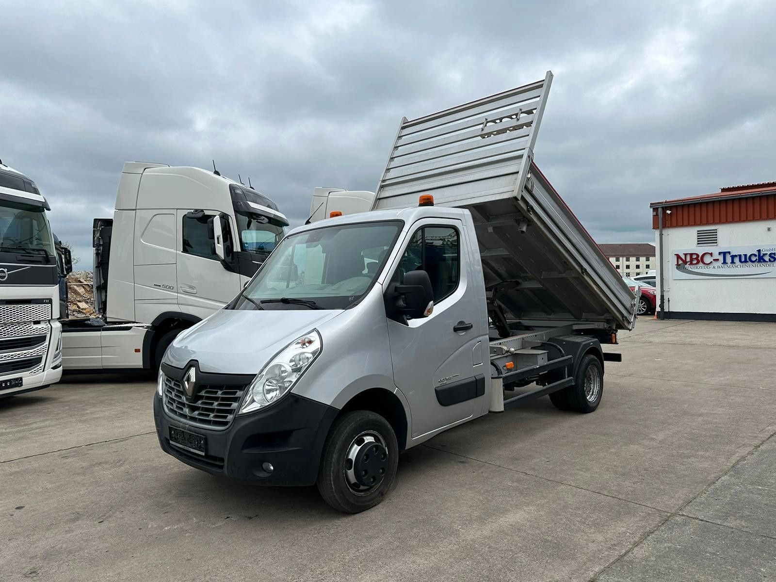 самосвал < 3.5т Renault Master DCI 165 4x4 3 way tipper 4500Kg max weight