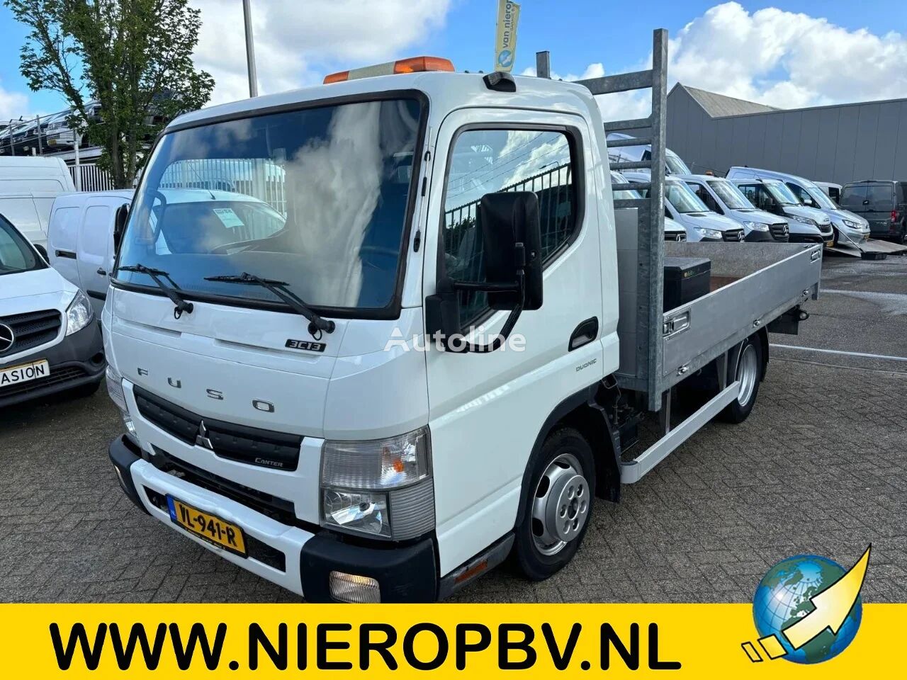 бордови камион < 3.5т FUSO Canter openlaadbak automaat hiab 008T kraan 145.000km