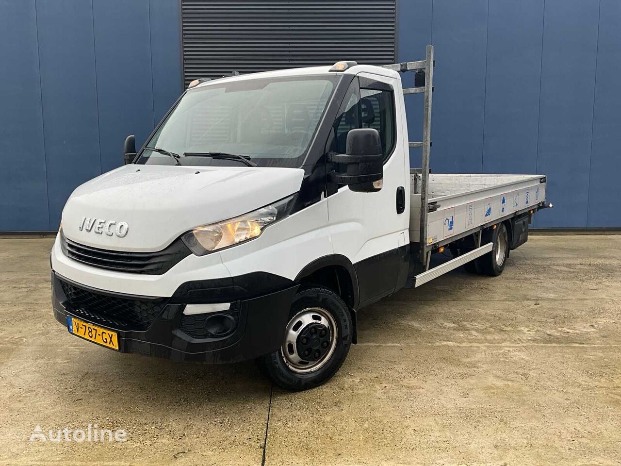 IVECO Daily flatbed truck < 3.5t