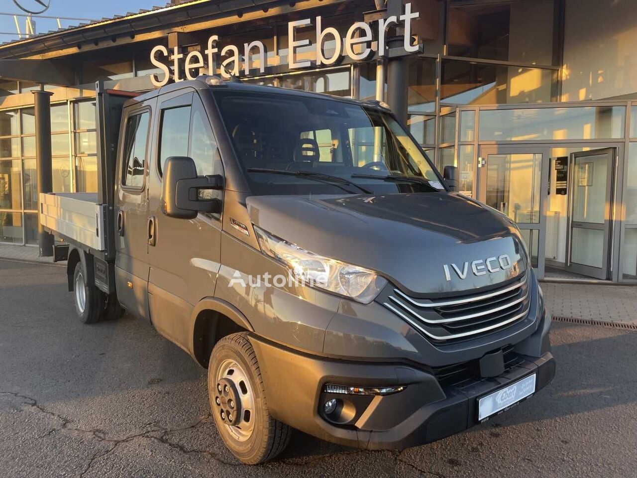 شاحنة مسطحة < 3.5طن IVECO Daily 35C16H 3.0L A8 DoKa *AHK*Automatik*Kamera*