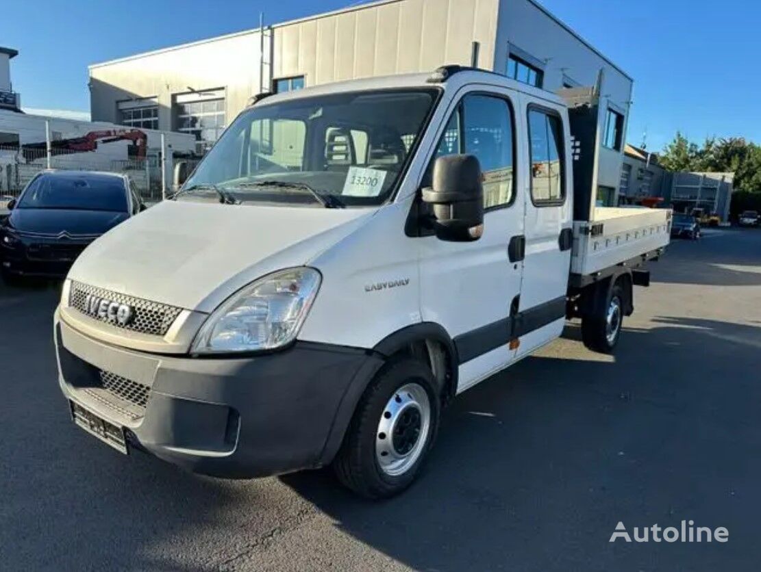 IVECO Daily 35S12 Doka Flatbed kamion s ravnom platformom < 3.5t