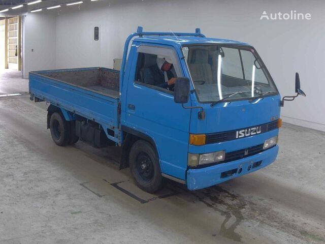 Isuzu ELF camión caja abierta < 3.5t