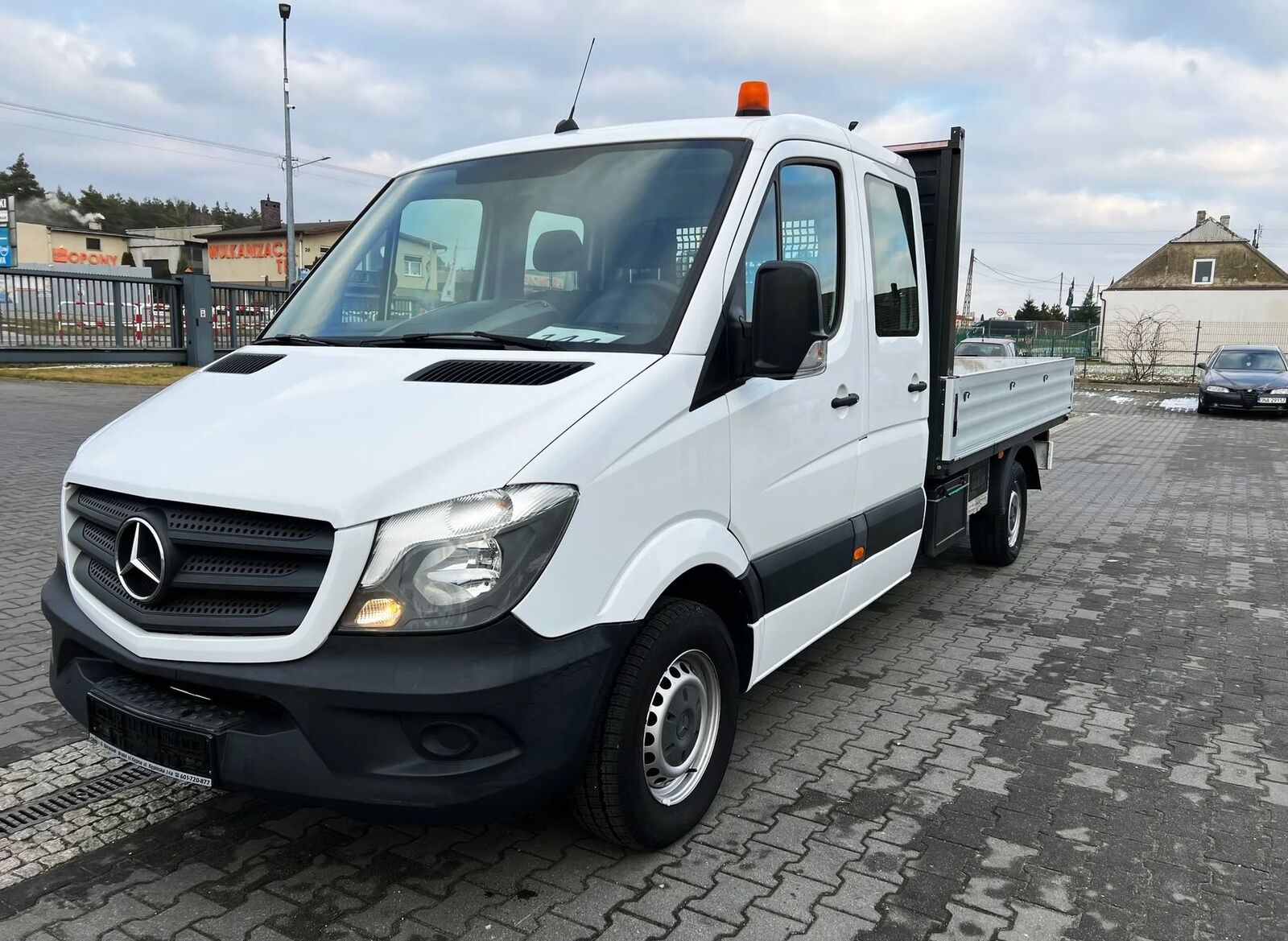 camion plateau < 3.5t Mercedes-Benz Sprinter 316 CDI Doka Double Cabin 7-seater Box