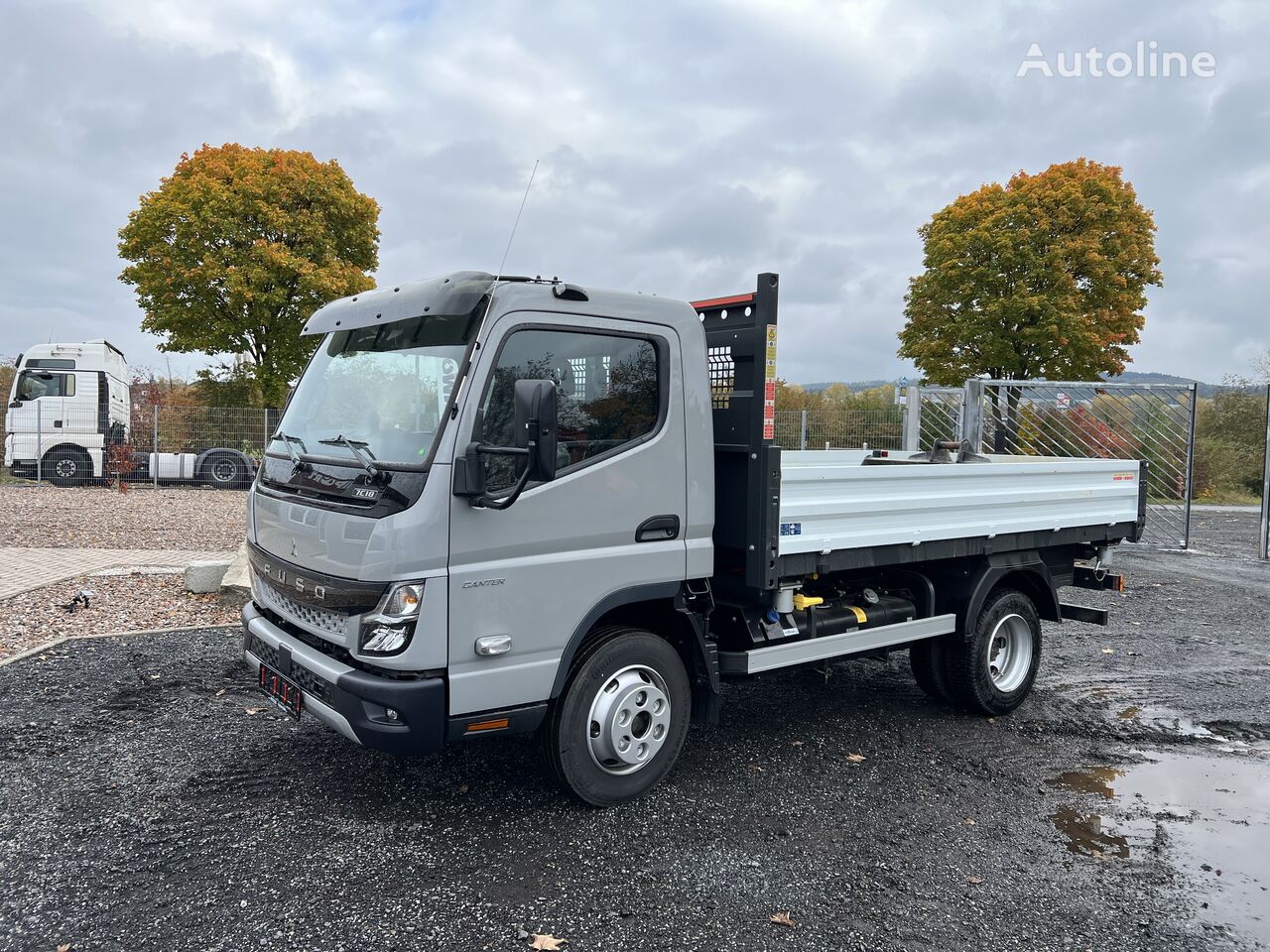 Mitsubishi Fuso  flatbed truck < 3.5t