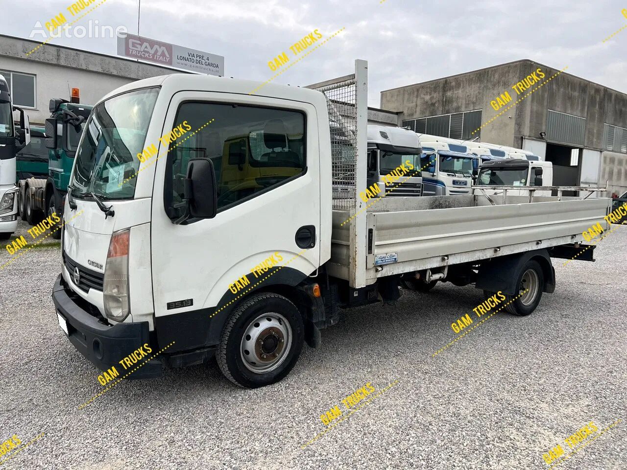 Nissan Cabstar 35.13 Cabstar 35.13 Pritsche 4.40m 4x2 Manual flatbed truck < 3.5t