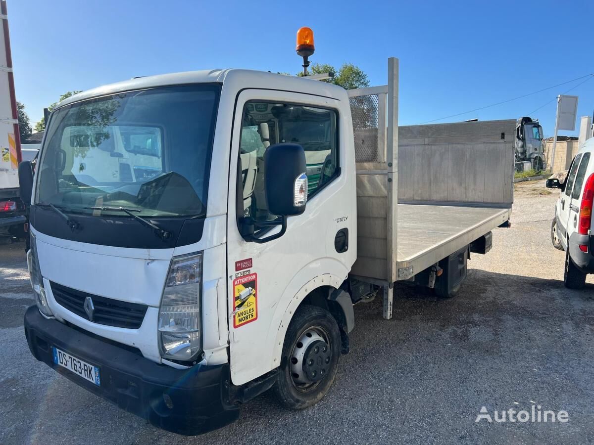 Renault Maxity 2.5 DXI 130 flatbed truck < 3.5t