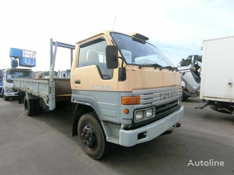 Toyota DYNA flatbed truck < 3.5t