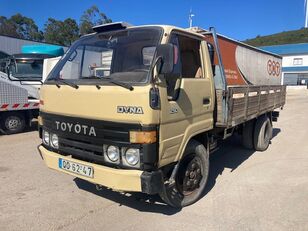 Toyota Dyna 250 para Peças flatbed truck < 3.5t