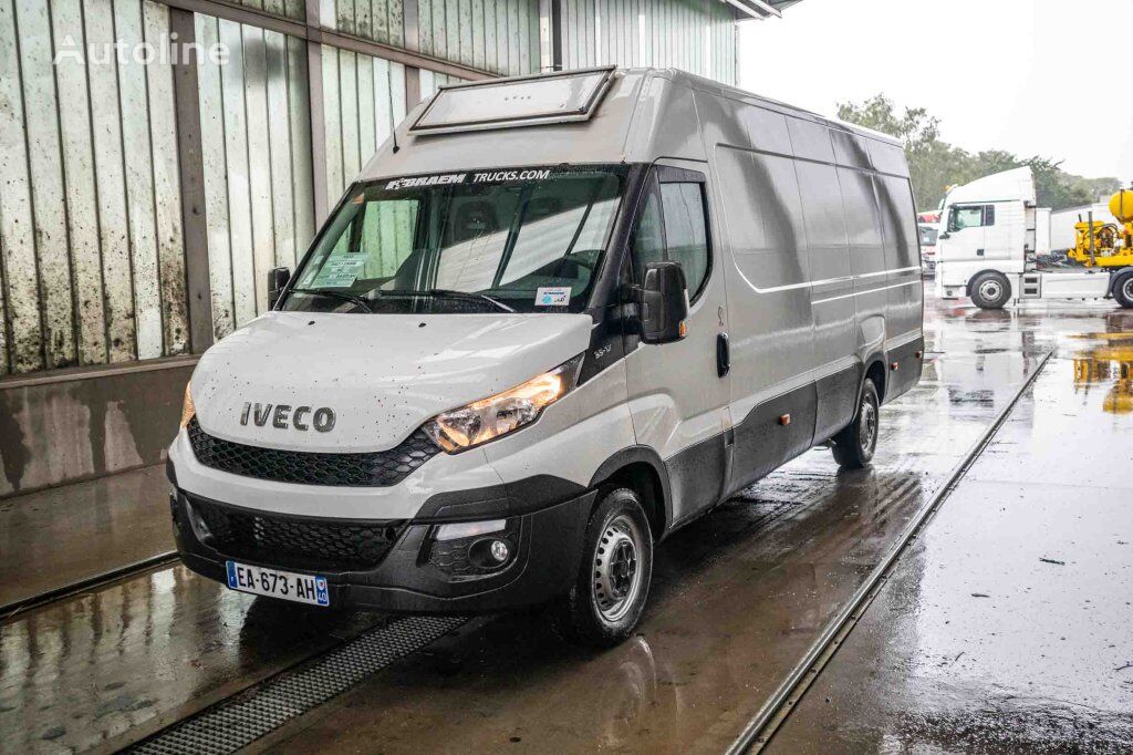 IVECO DAILY 35S17+CAISSE POUSSIN/CHICKEN/KUIKEN/KÛKEN kølevogn lastbil < 3.5t