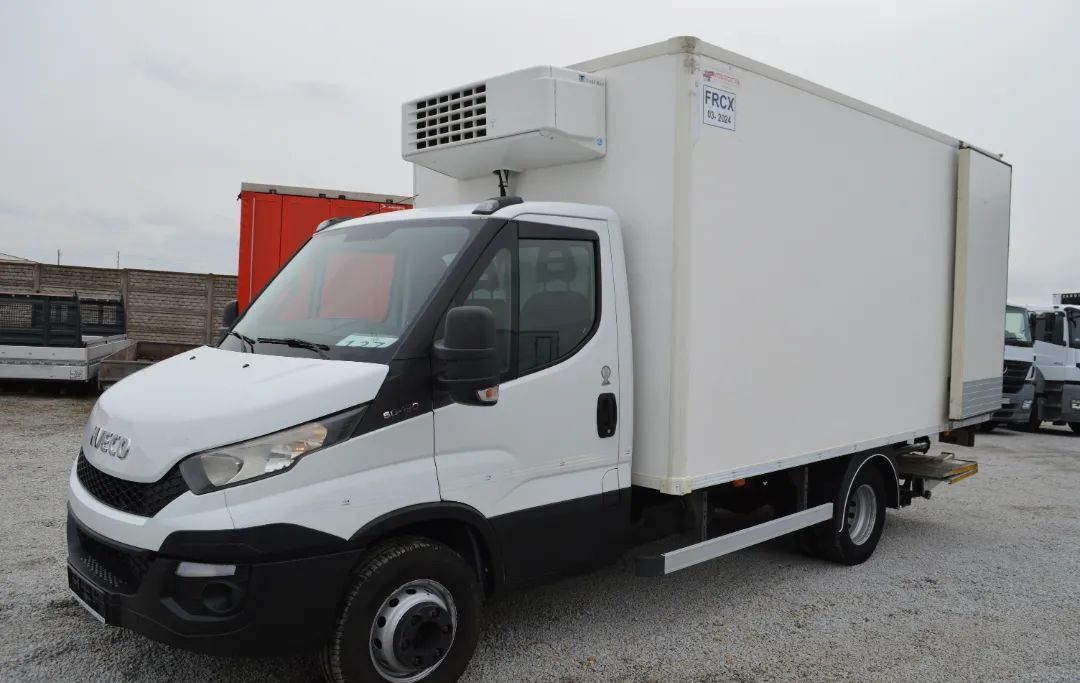 IVECO DAILY 60C15 60-150 TWO-CHAMBER REFRIGERATOR CONTAINER ISOTHERM F camión frigorífico < 3.5t