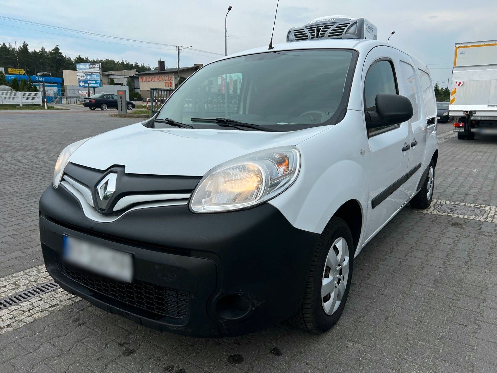 شاحنة التبريد < 3.5طن Renault Kangoo Long Lang L2