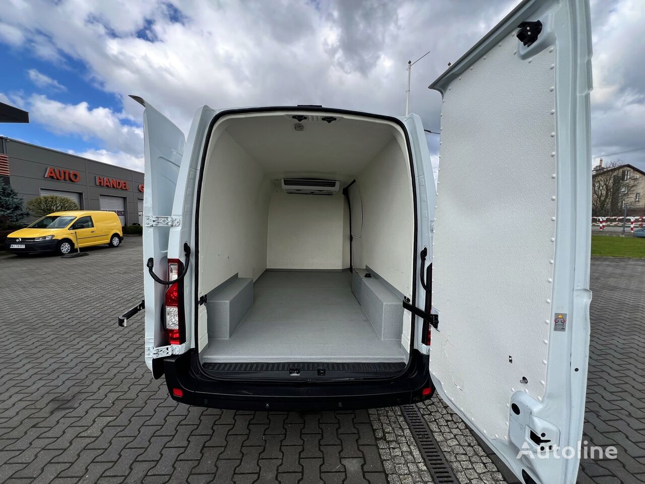 véhicule utilitaire frigorifique Renault Master 130 DCI L3H2 Maxi