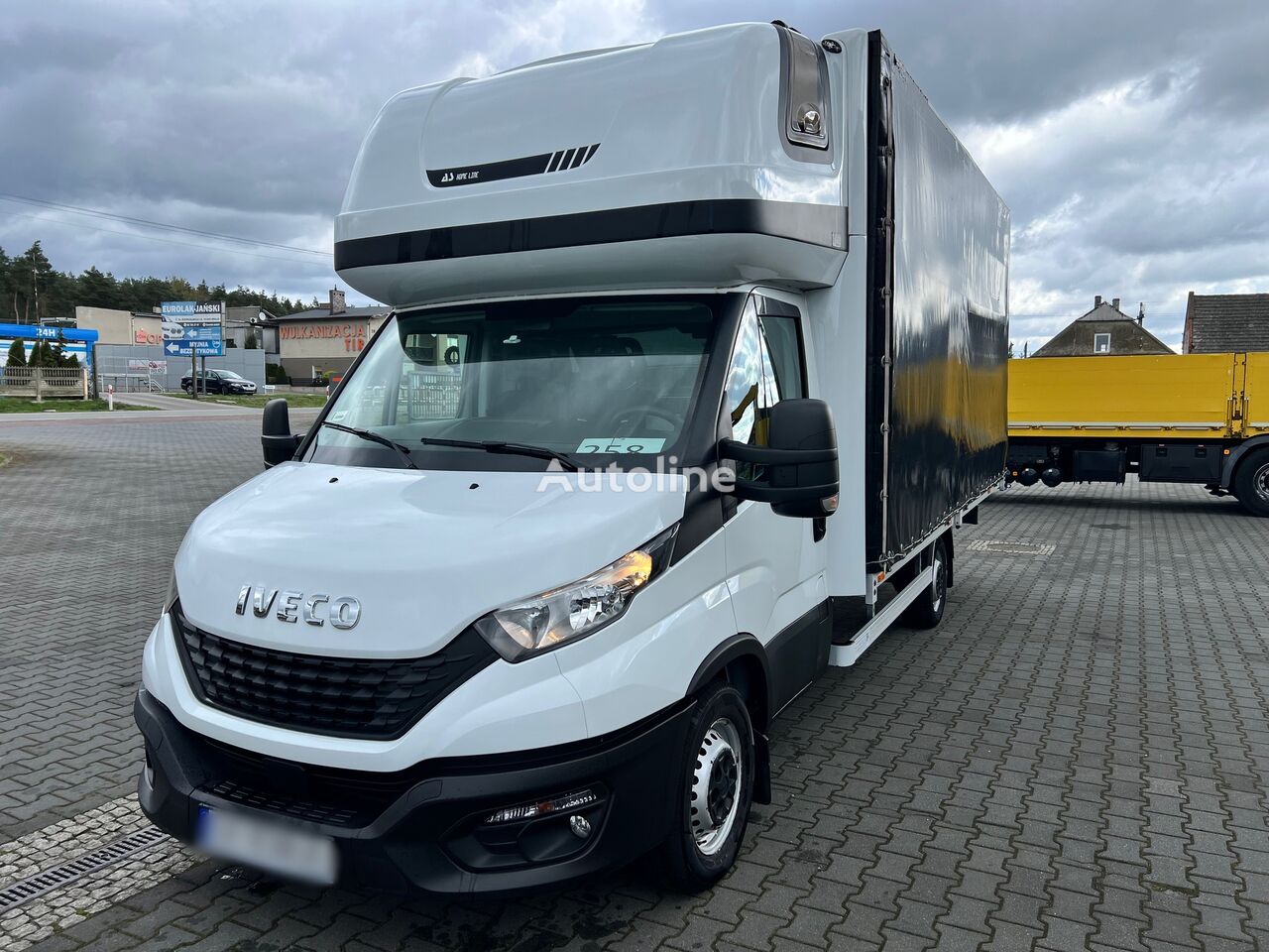 IVECO Daily 35S18 Car Tarpaulin 10 euro pallets Curtain Planen-LKW < 3.5t