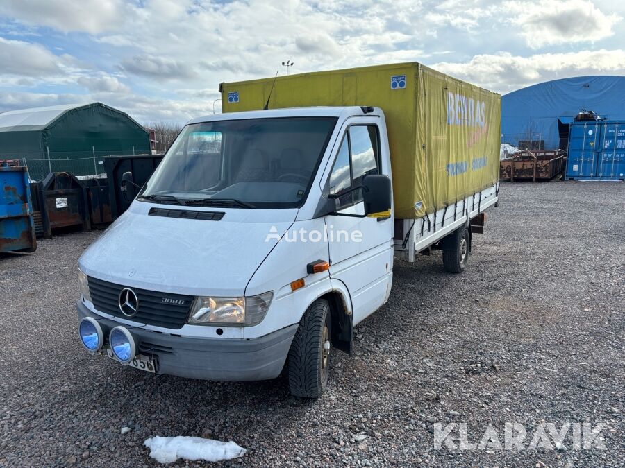 Mercedes-Benz 308D ponyvás teherautó < 3.5t