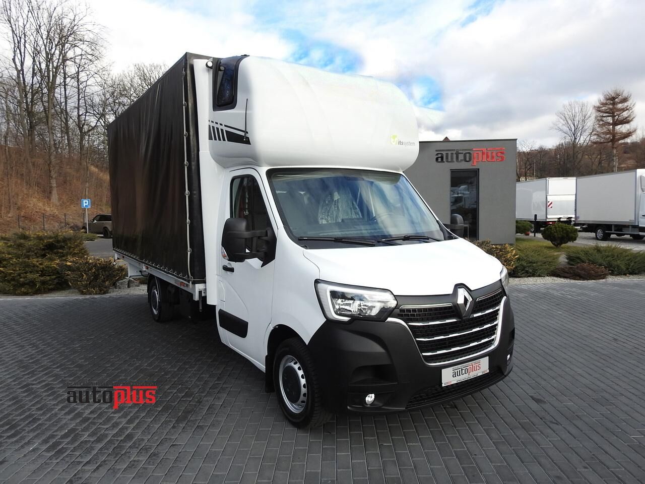 Renault MASTER PLANDEKA 10 PALET TEMPOMAT KLIMATYZACJA LEDY PNEUMATYKA tilt truck < 3.5t