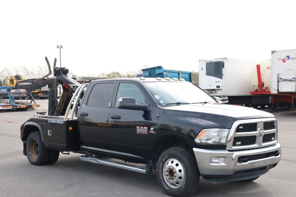 эвакуатор < 3.5т Dodge  RAM 3500 Tow truck