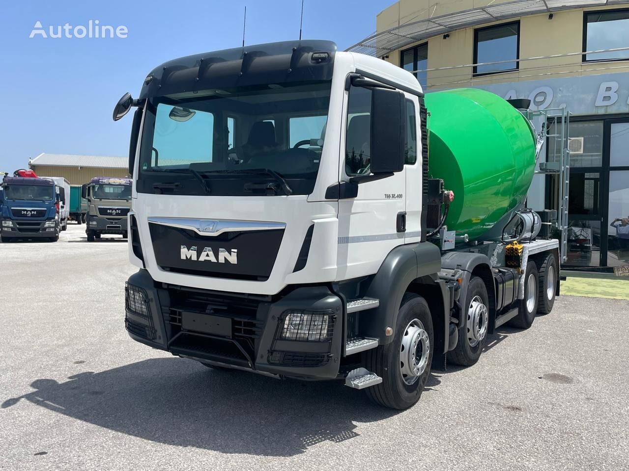 MAN TGS 32.400 8X4 / EURO 6a concrete mixer semi-trailer