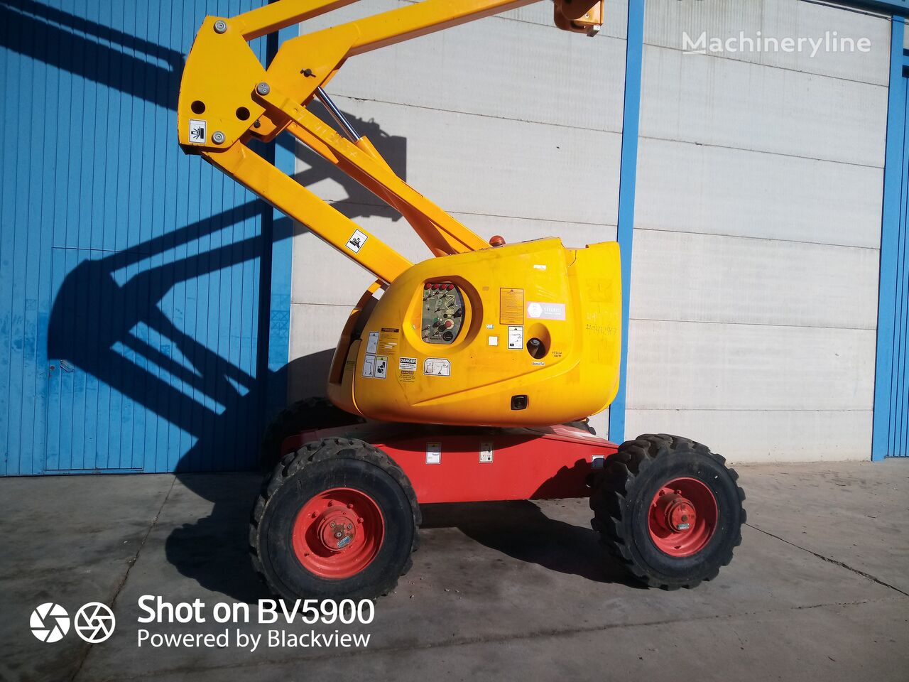 Haulotte HA 16 SPX articulated boom lift