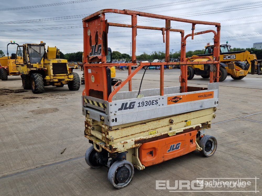 JLG 1930ES articulated boom lift