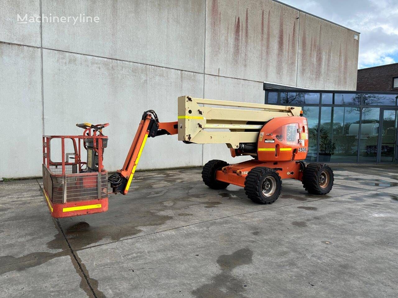 JLG 450AJ articulated boom lift